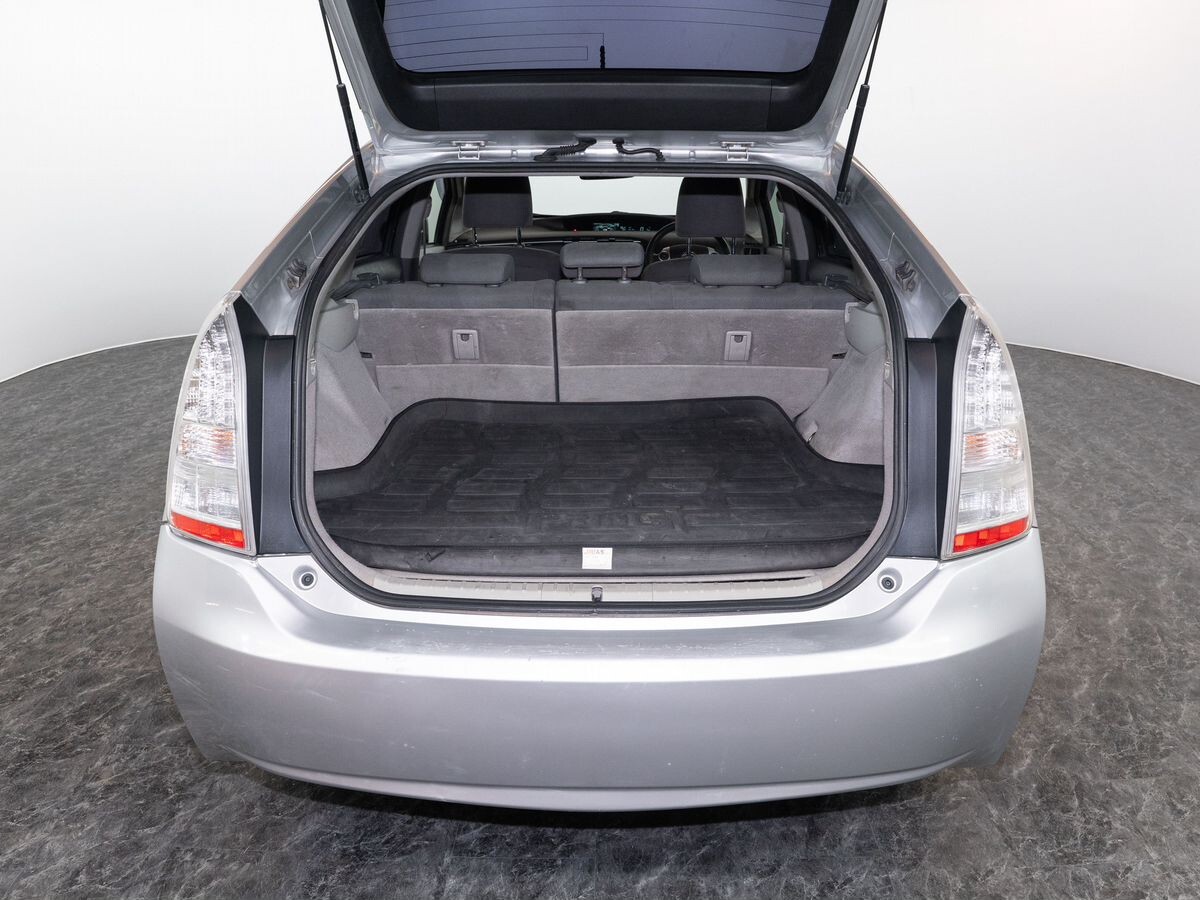 Toyota Prius 2011 - фото автомобиля