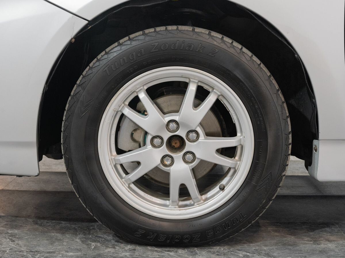 Toyota Prius 2011 - фото автомобиля