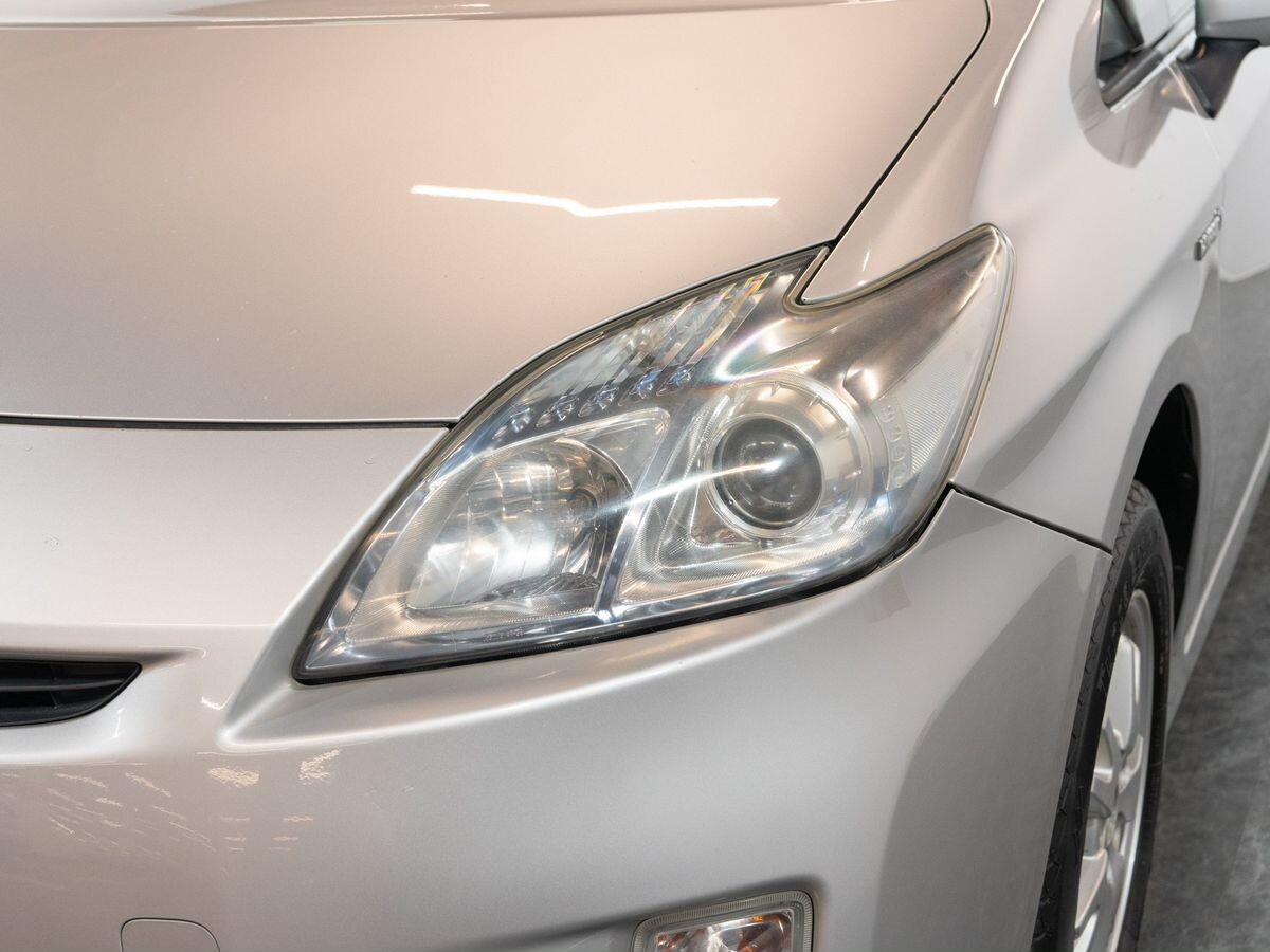 Toyota Prius 2011 - фото автомобиля