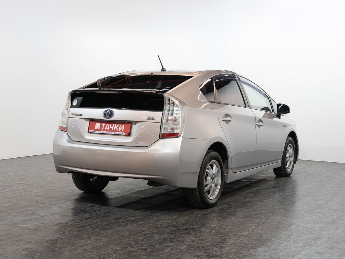 Toyota Prius 2011 - фото автомобиля