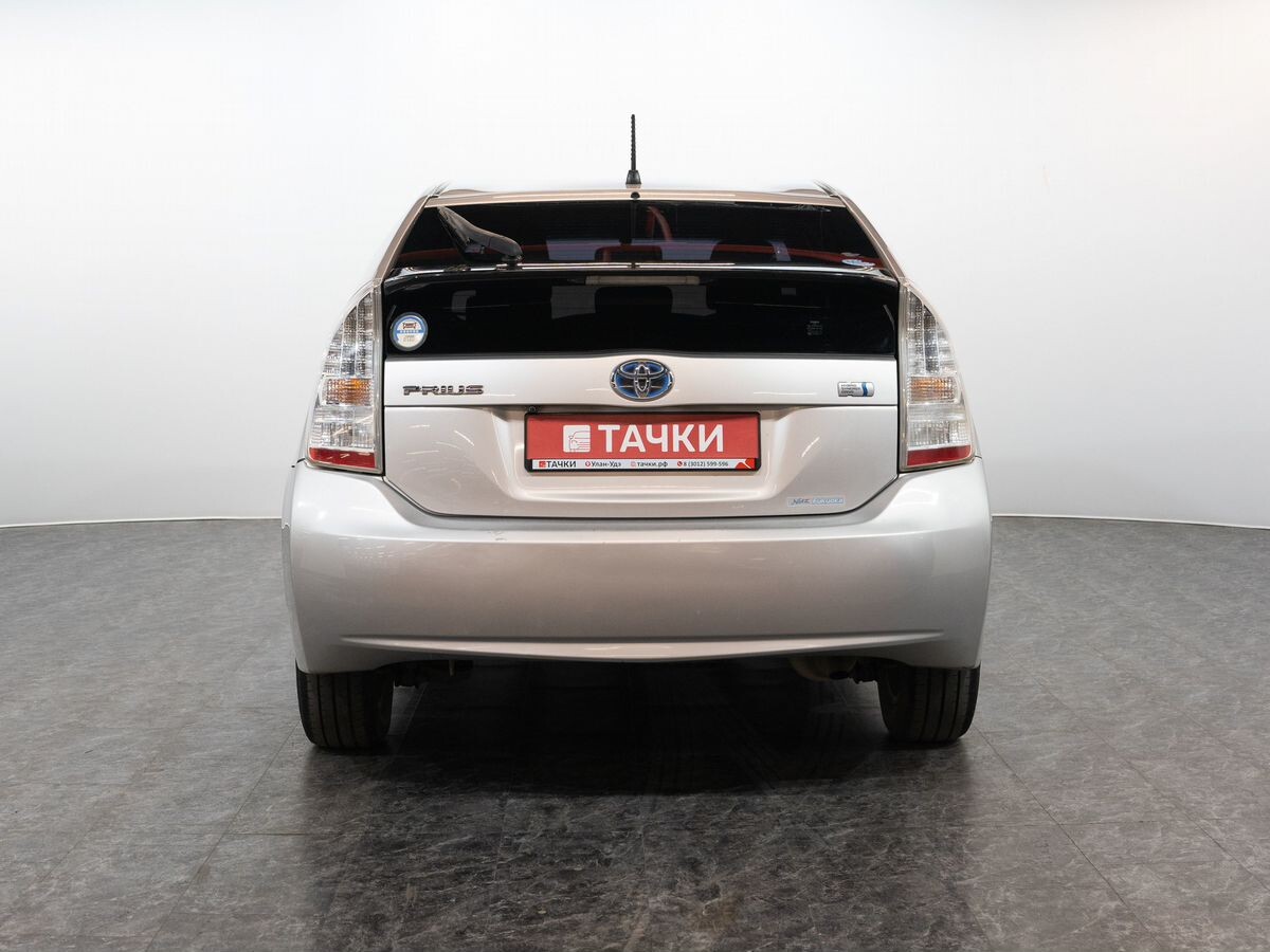 Toyota Prius 2011 - фото автомобиля