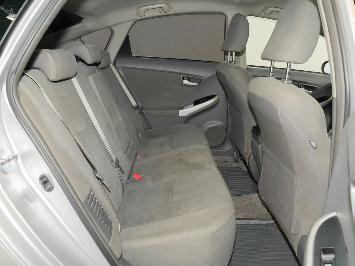 Toyota Prius 2011 - фото автомобиля