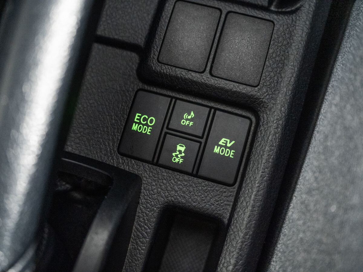 Toyota Corolla Fielder 2014 - фото автомобиля