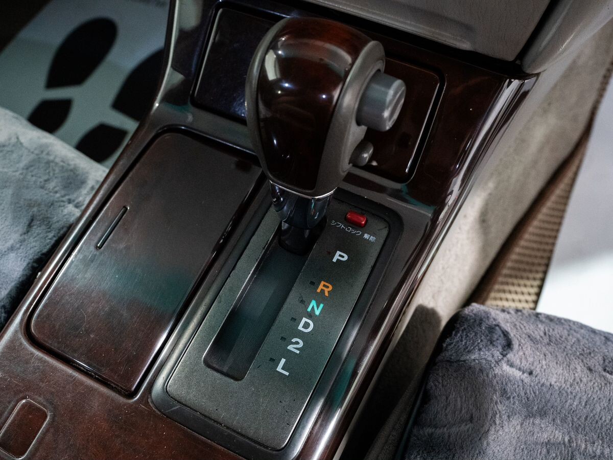 Toyota Crown 2001 - фото автомобиля