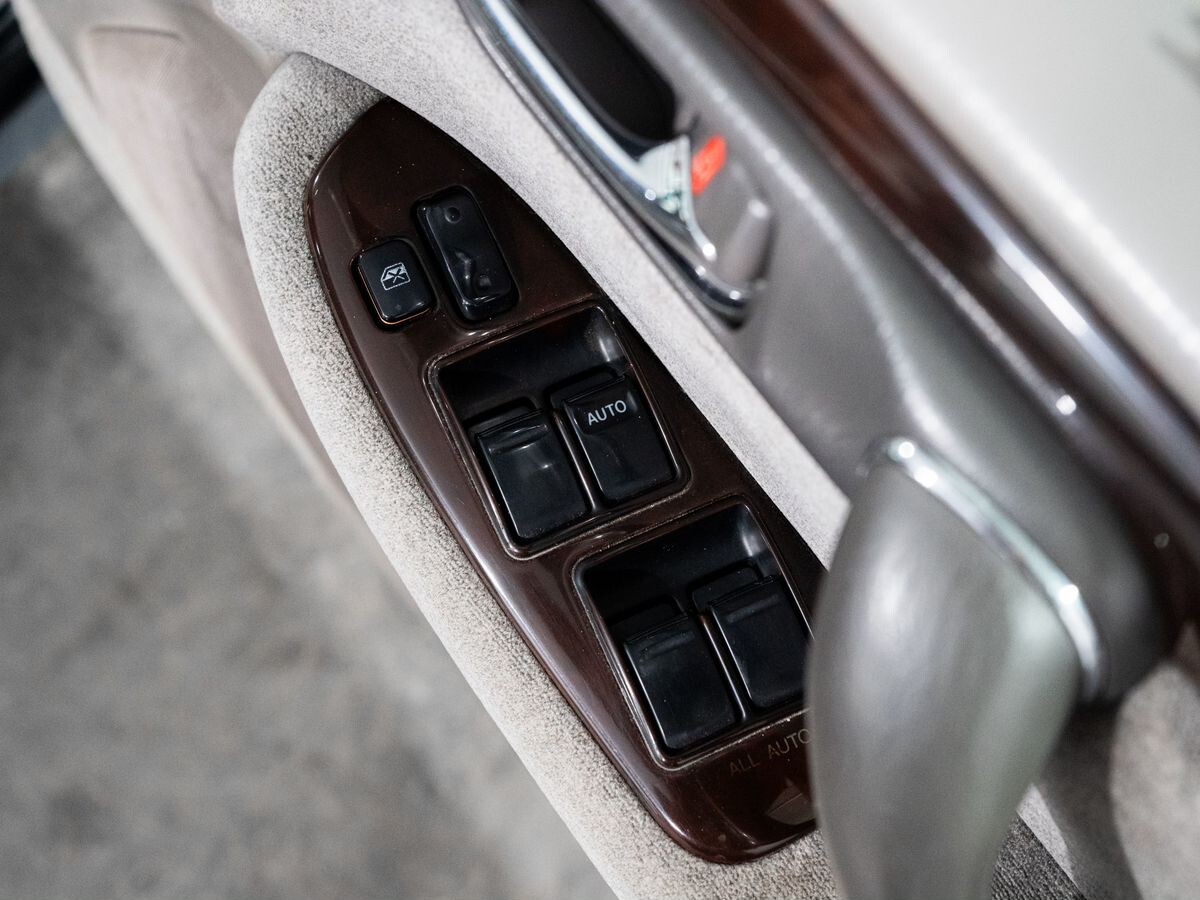 Toyota Crown 2001 - фото автомобиля