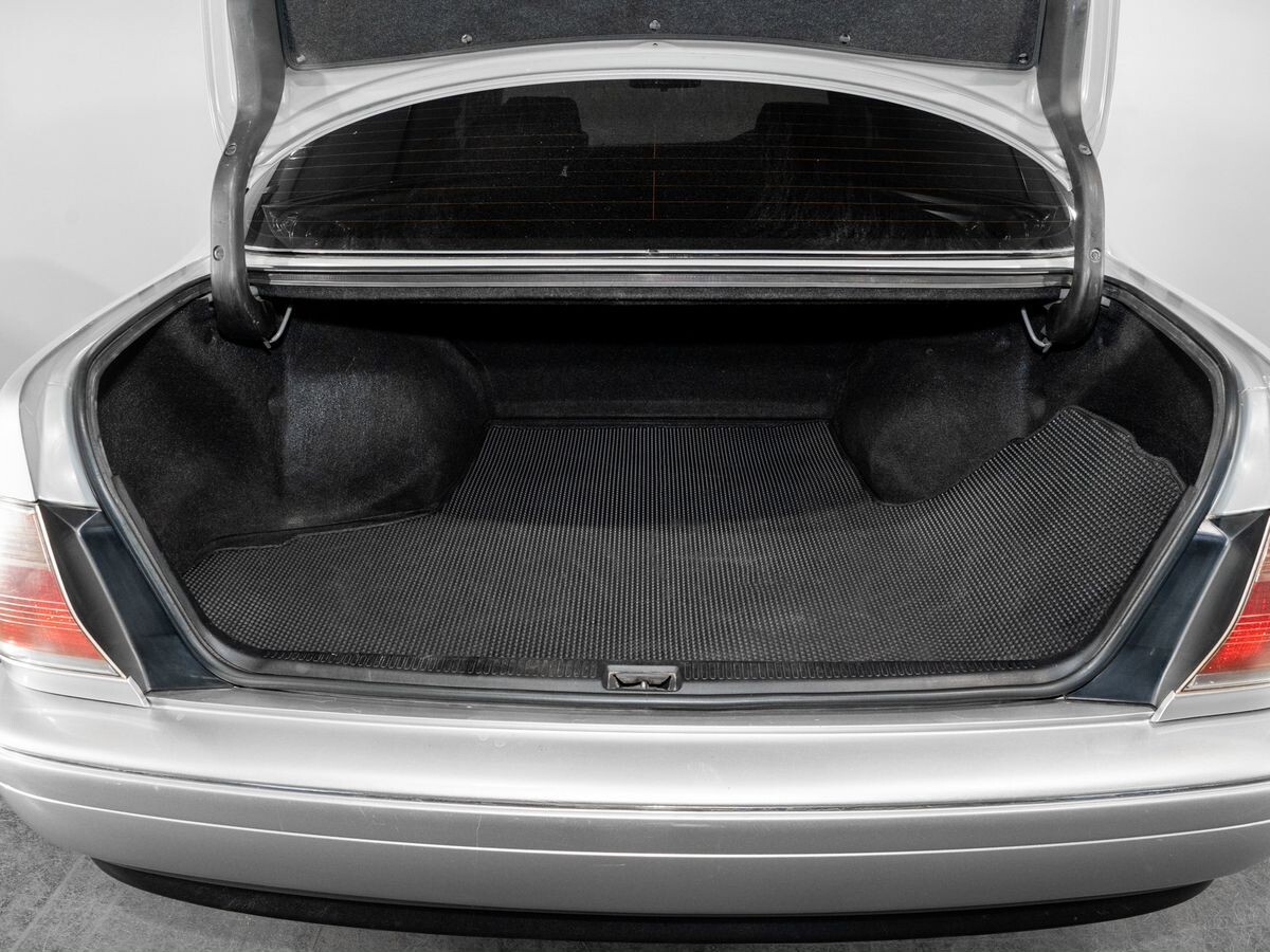 Toyota Crown 2001 - фото автомобиля