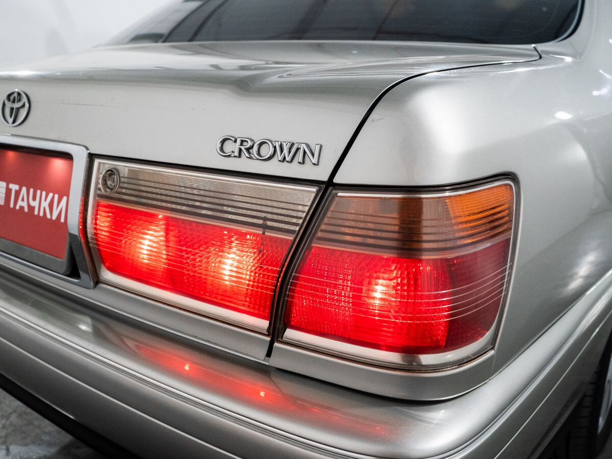 Toyota Crown 2001 - фото автомобиля