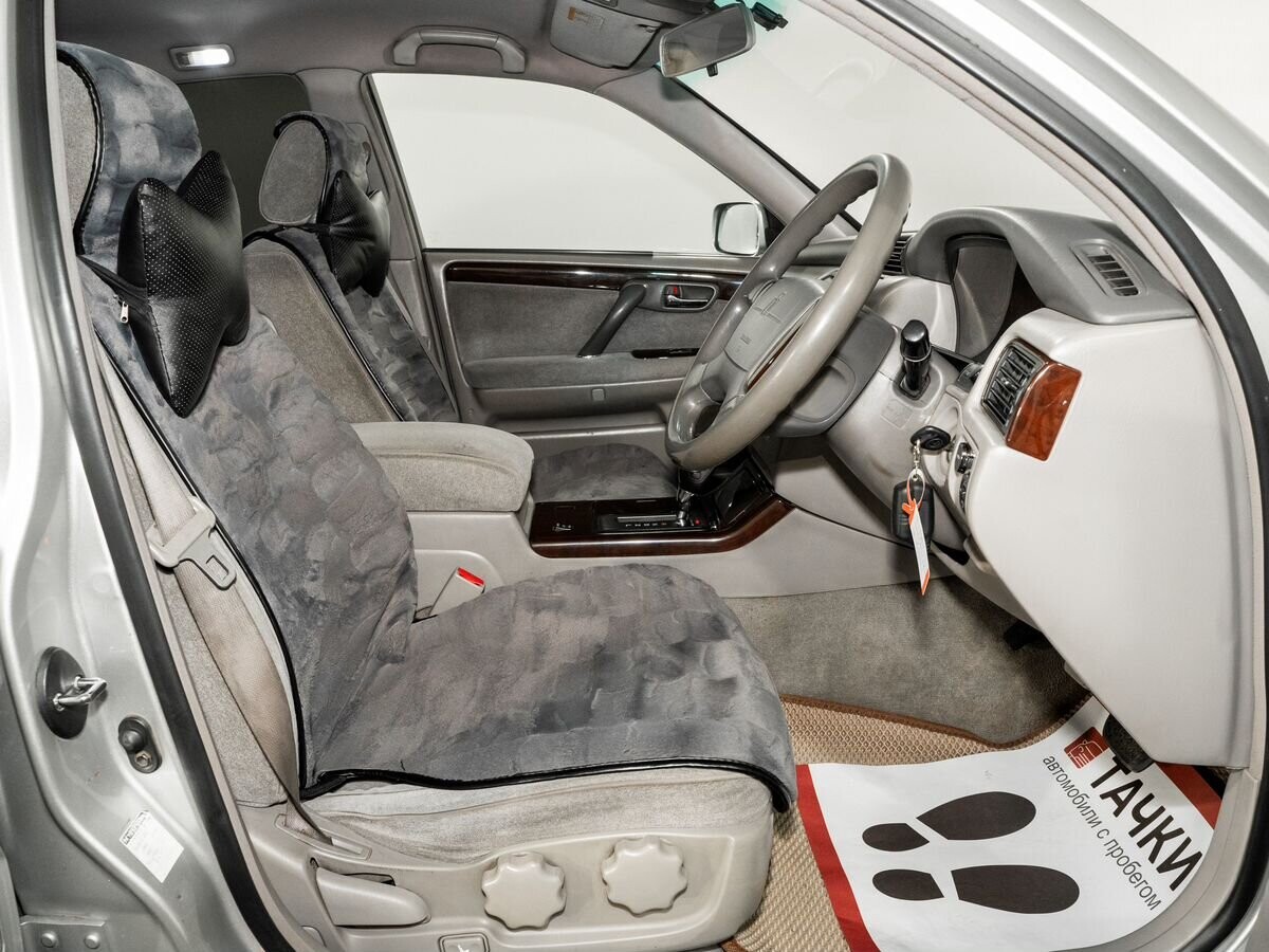 Toyota Crown 2001 - фото автомобиля