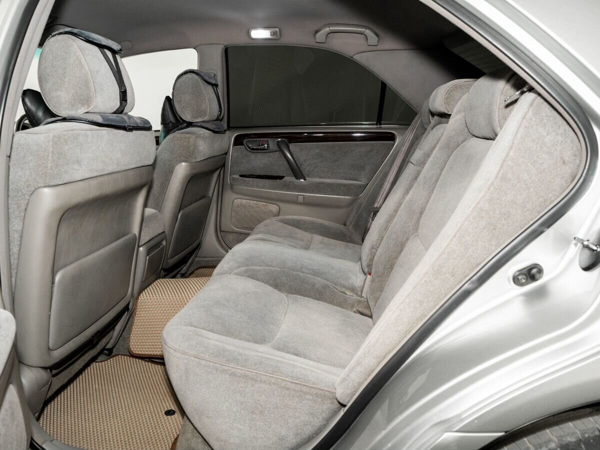 Toyota Crown 2001 - фото автомобиля
