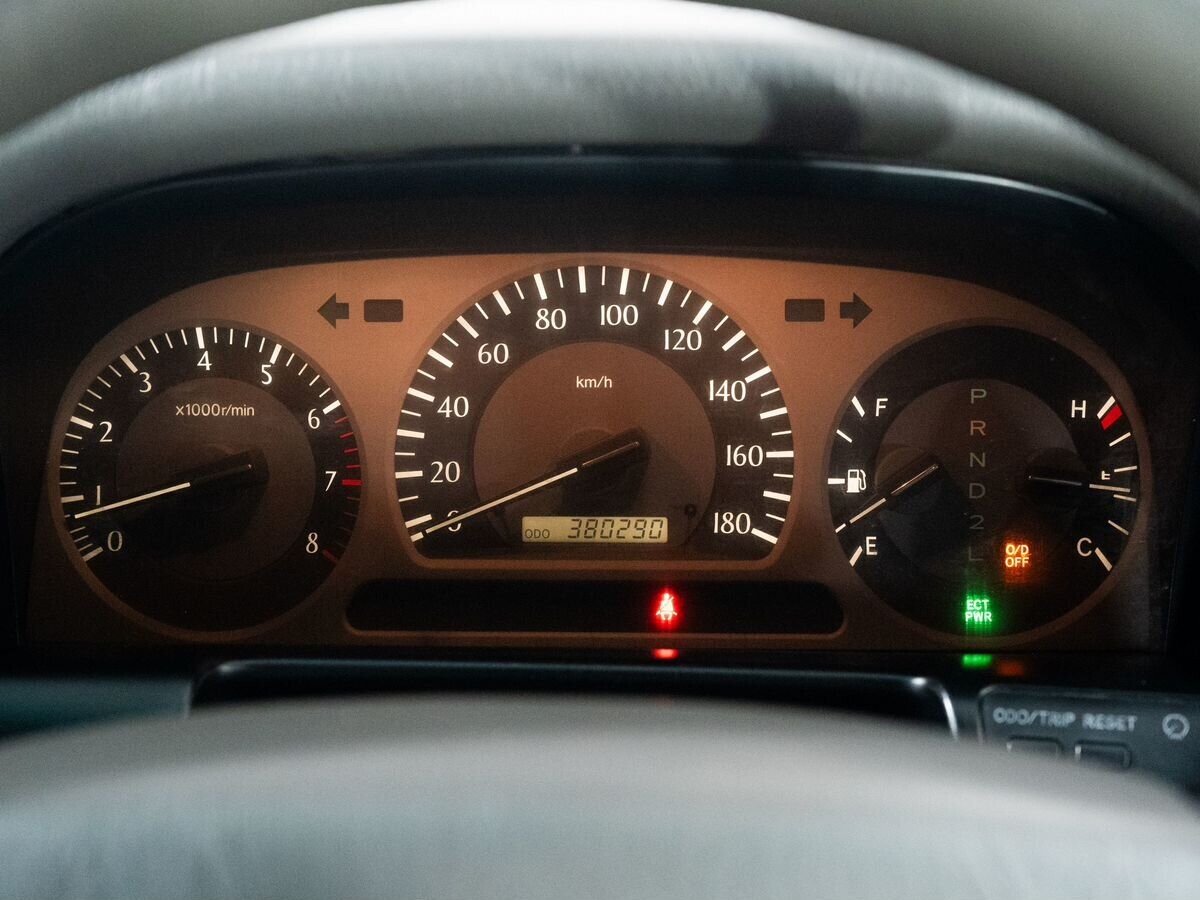 Toyota Crown 2001 - фото автомобиля