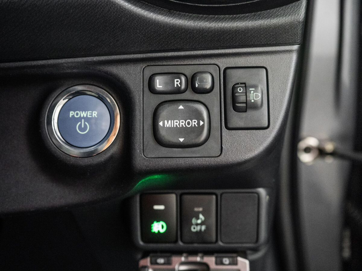 Toyota Aqua 2012 - фото автомобиля