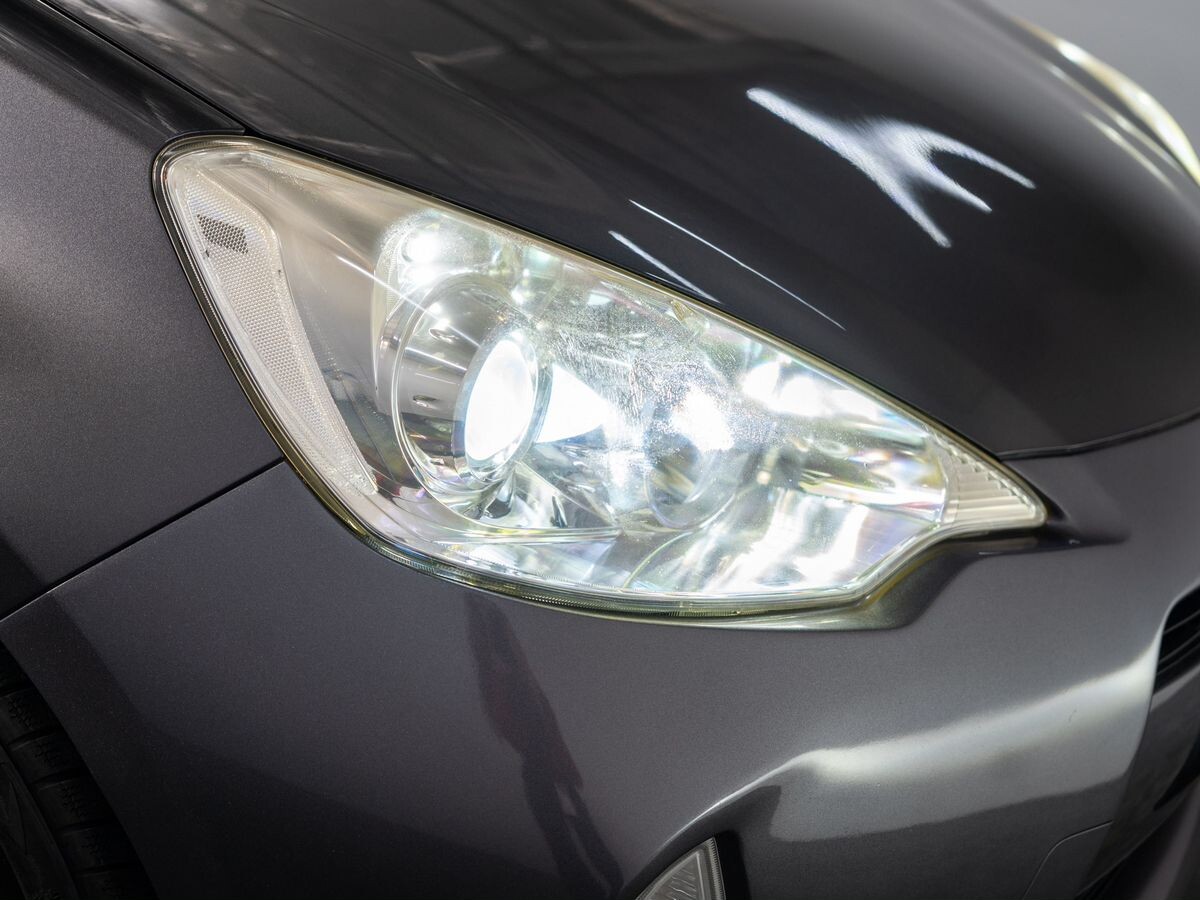 Toyota Aqua 2012 - фото автомобиля