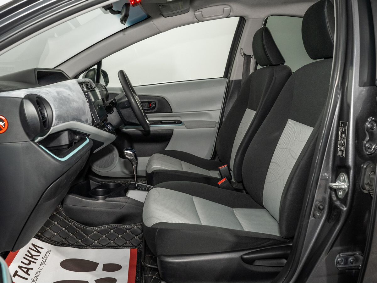 Toyota Aqua 2012 - фото автомобиля