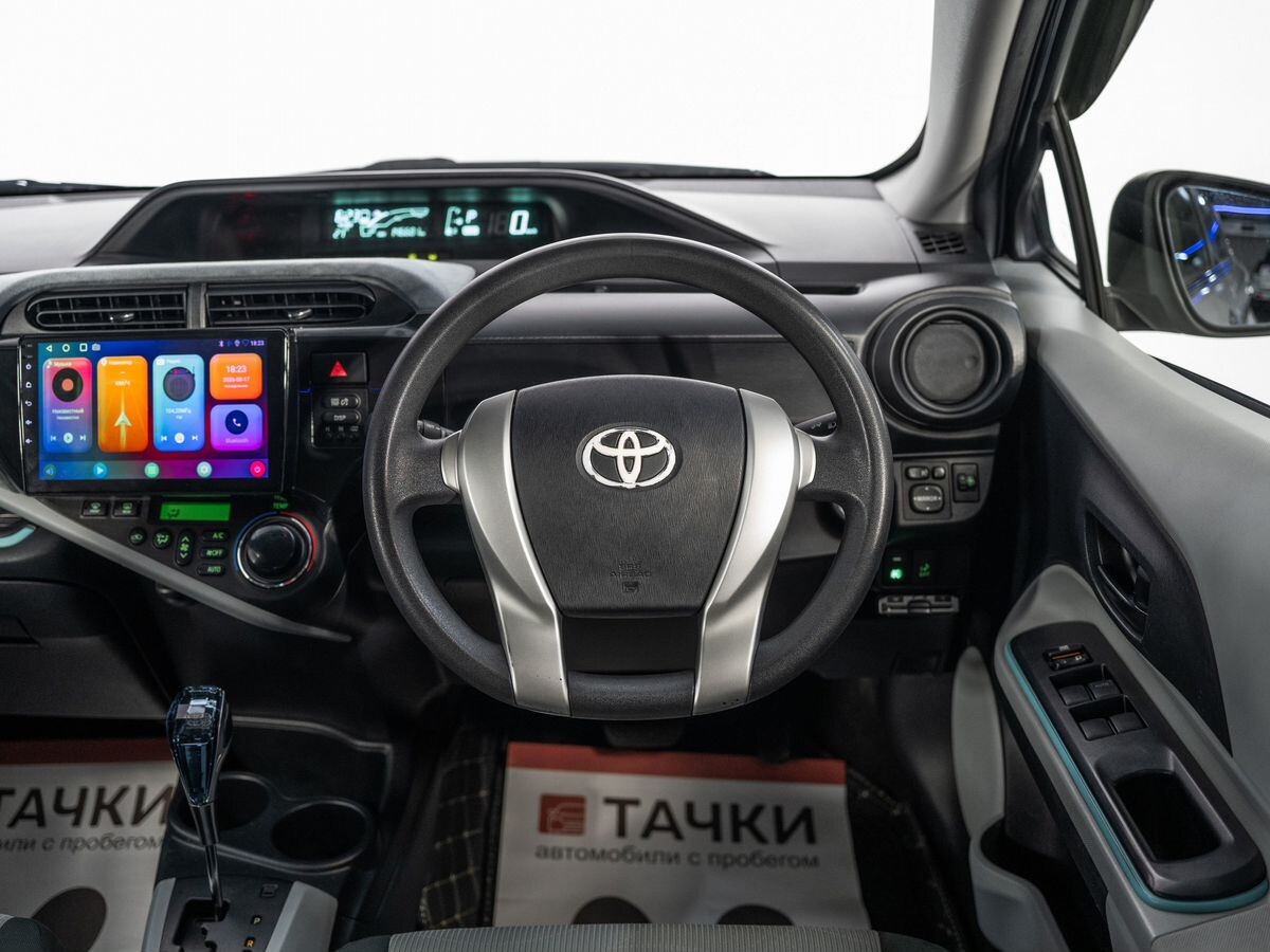 Toyota Aqua 2012 - фото автомобиля