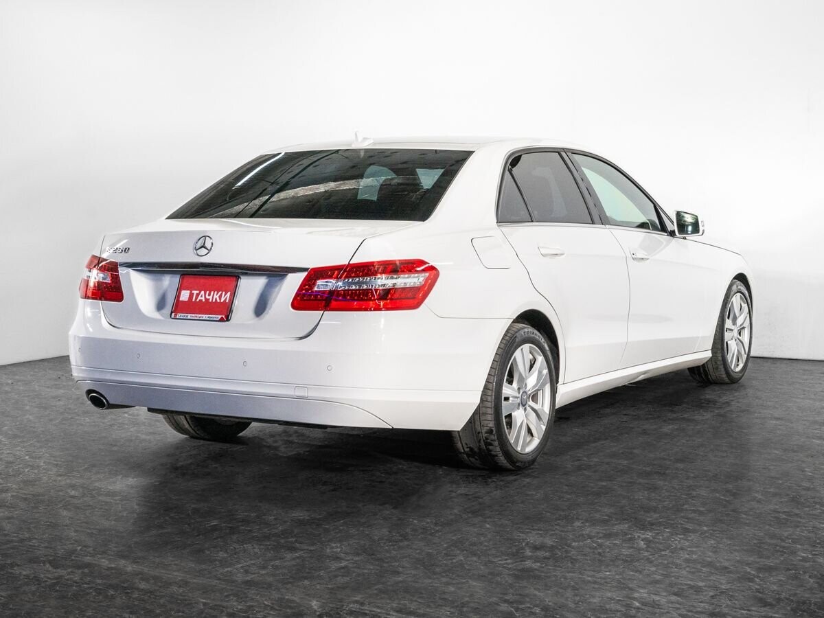 Mercedes-Benz E-Class 2012 - фото автомобиля