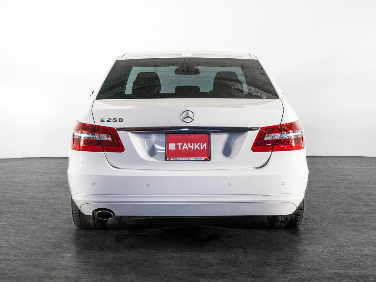 Mercedes-Benz E-Class 2012 - фото автомобиля