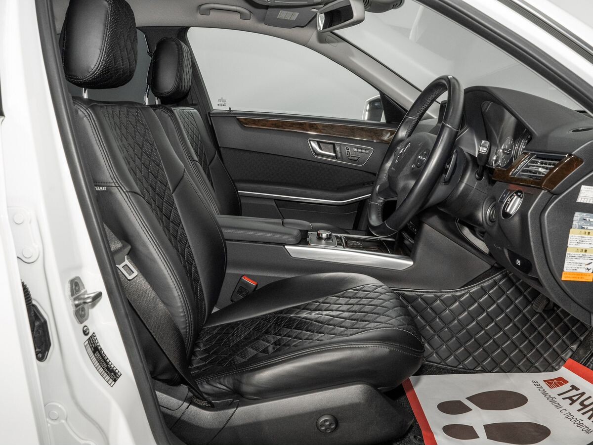 Mercedes-Benz E-Class 2012 - фото автомобиля