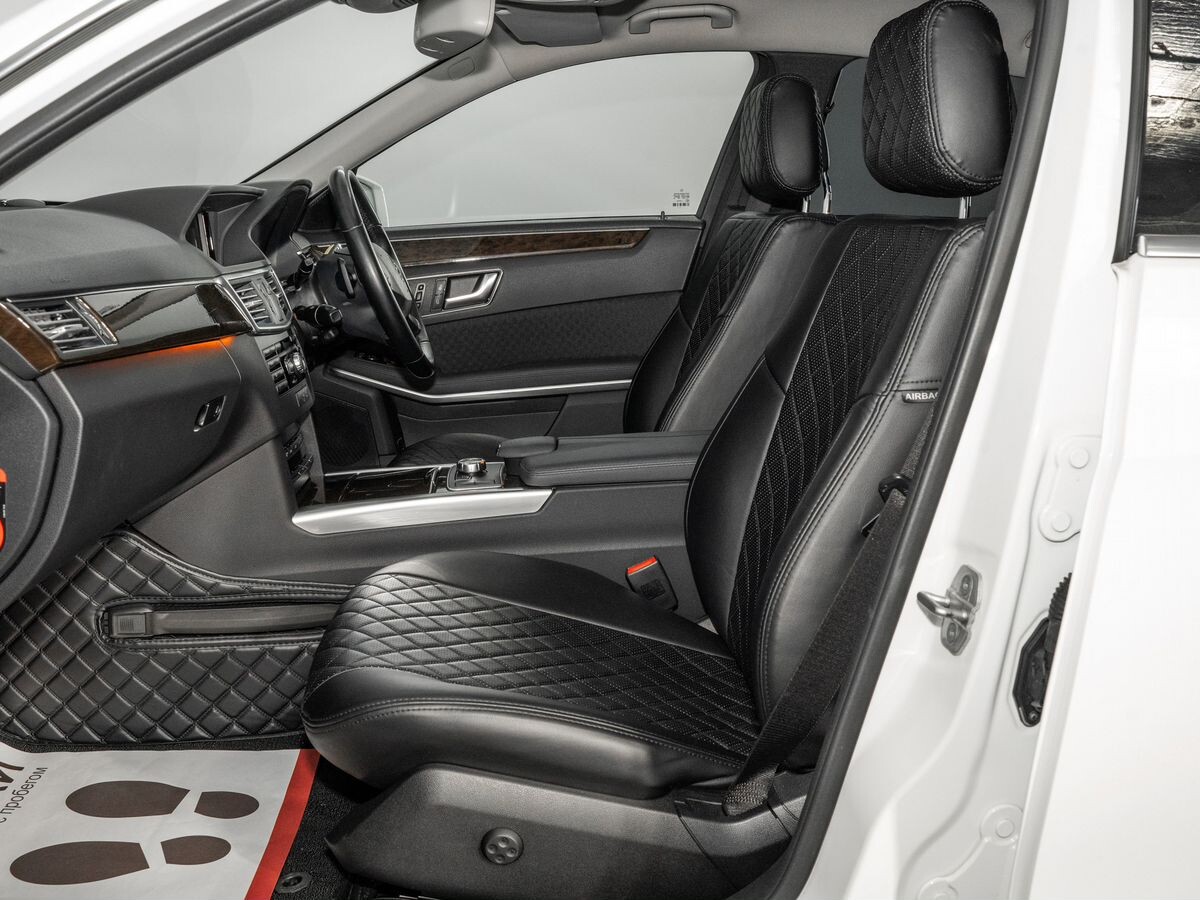 Mercedes-Benz E-Class 2012 - фото автомобиля