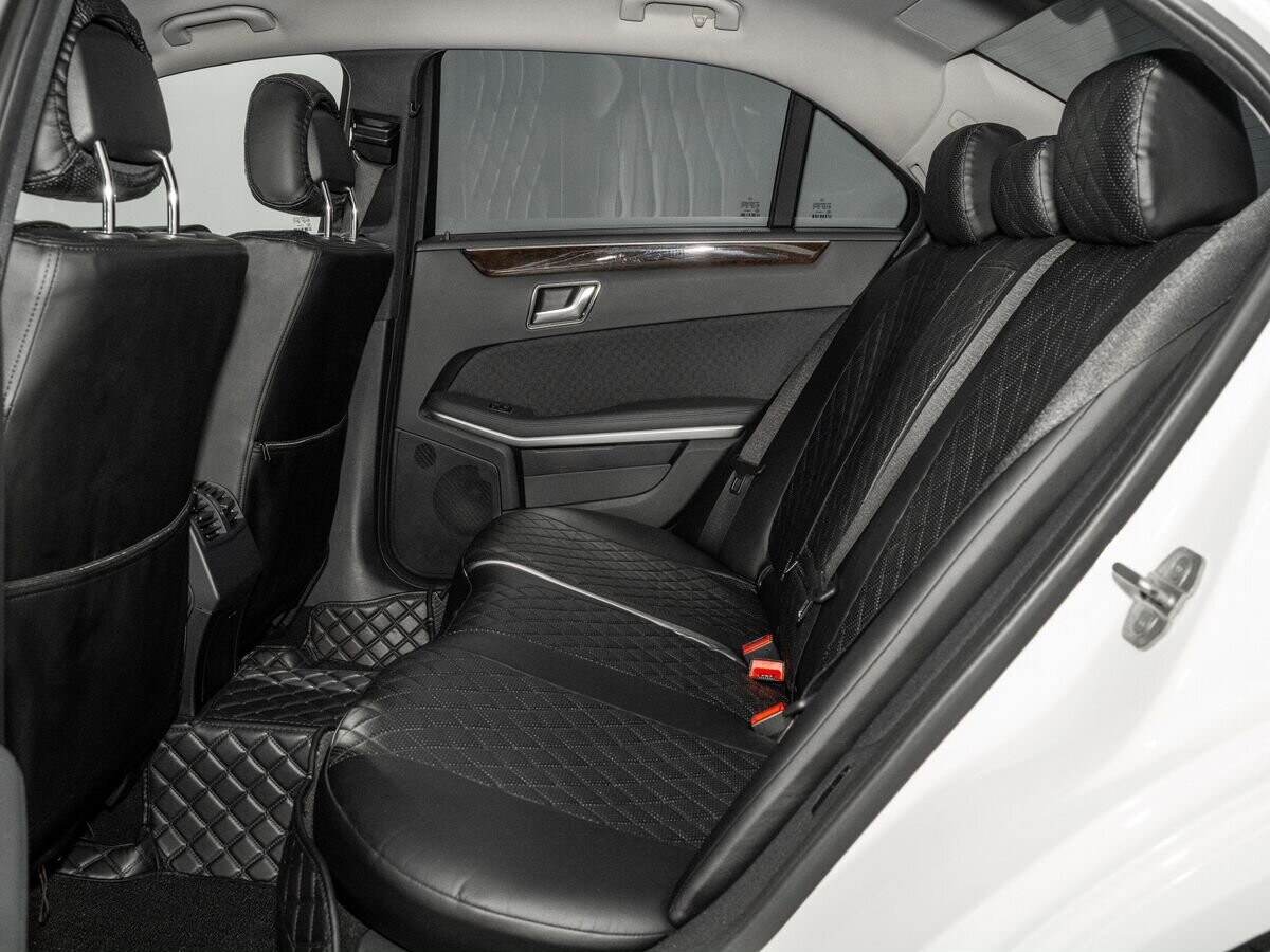 Mercedes-Benz E-Class 2012 - фото автомобиля