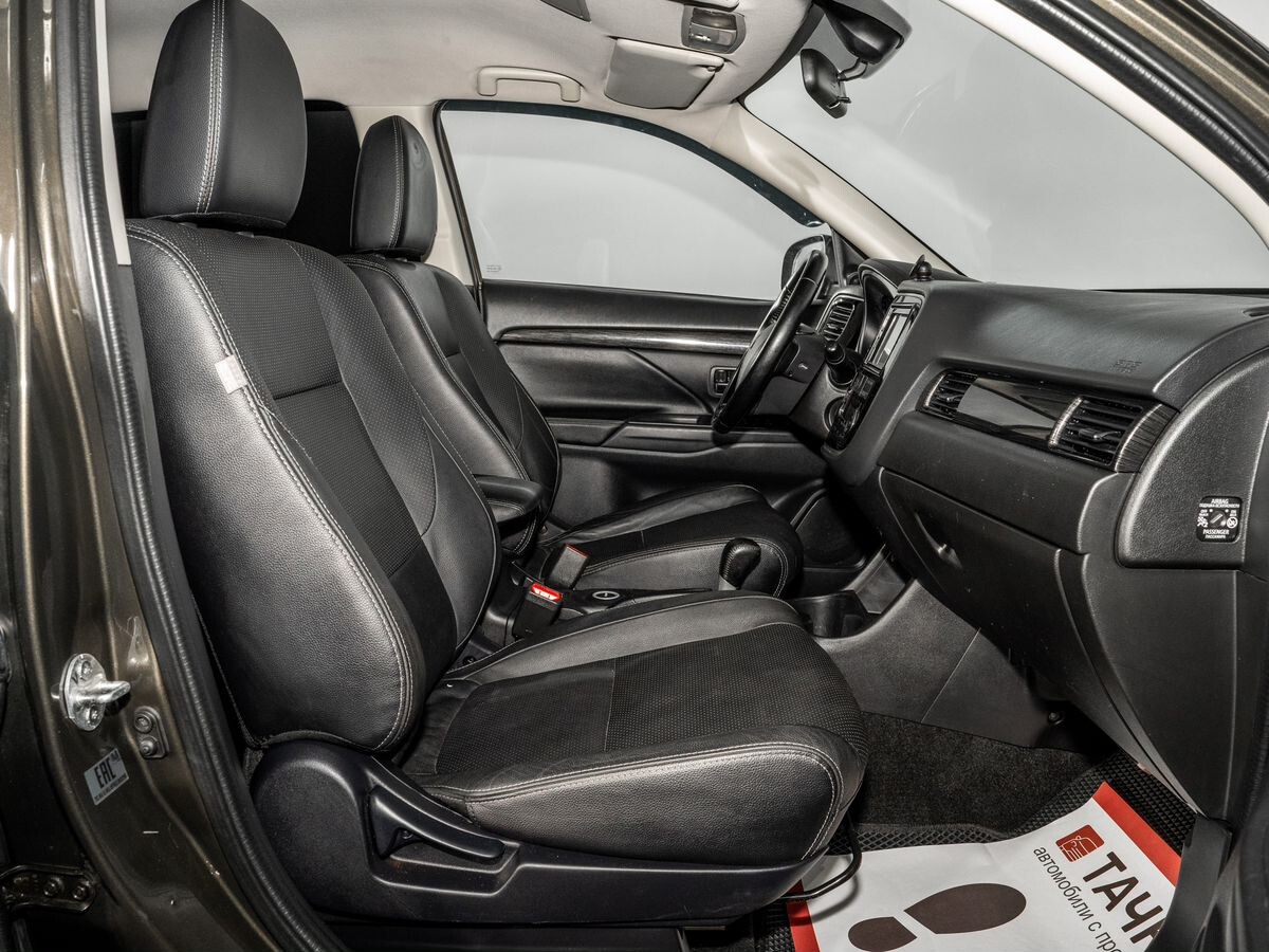 Mitsubishi Outlander 2016 - фото автомобиля