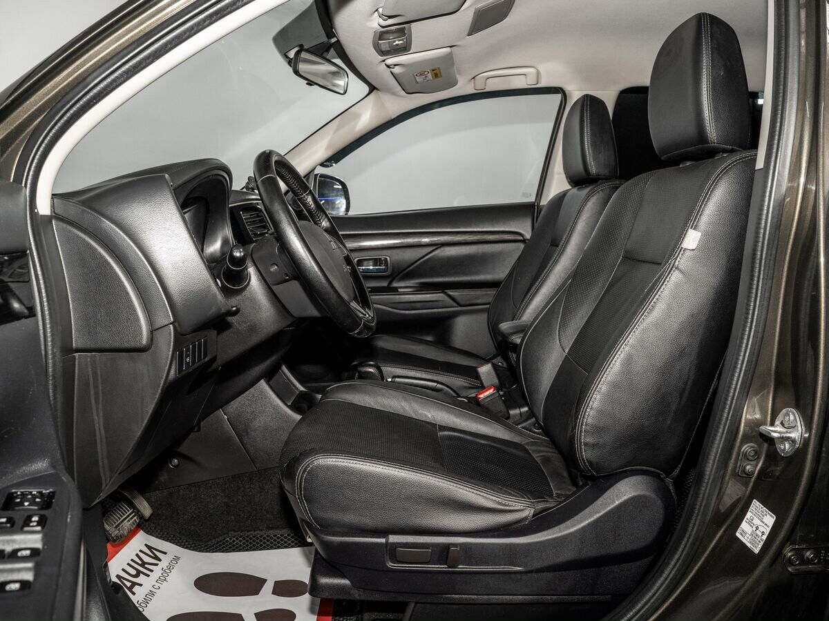 Mitsubishi Outlander 2016 - фото автомобиля