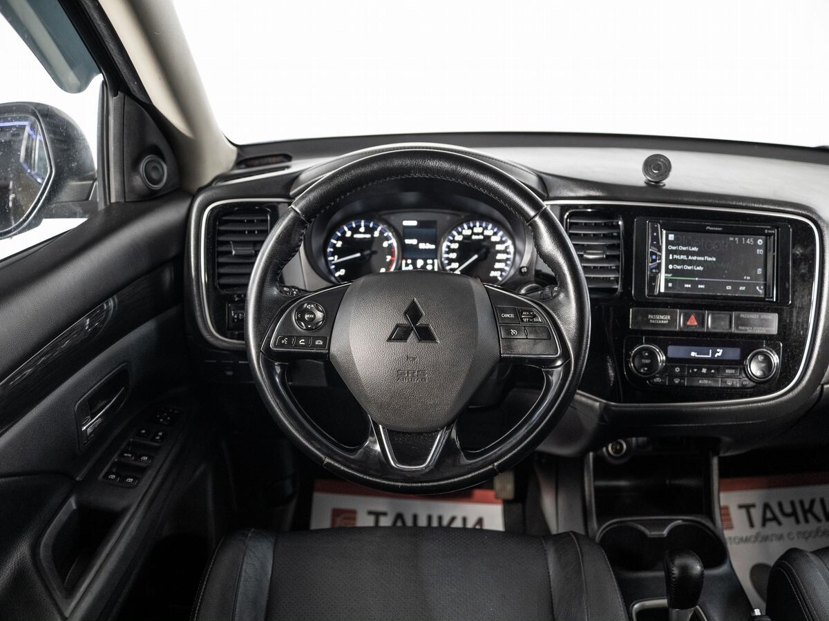 Mitsubishi Outlander 2016 - фото автомобиля