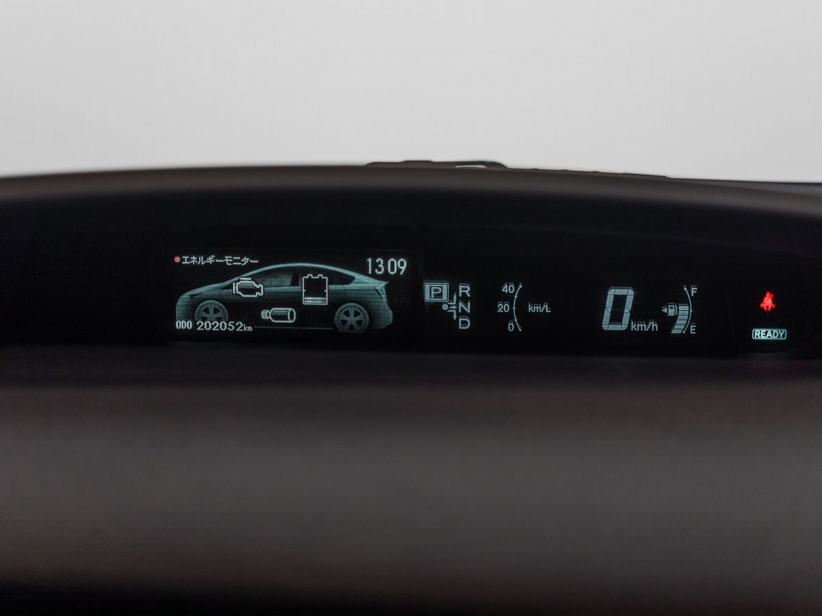 Toyota Prius 2015 - фото автомобиля
