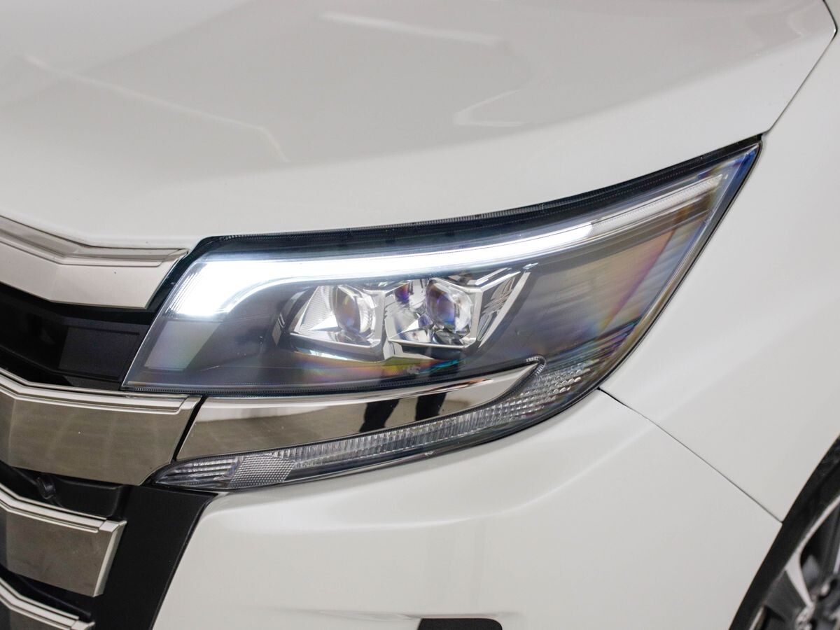 Toyota Noah 2020 - фото автомобиля