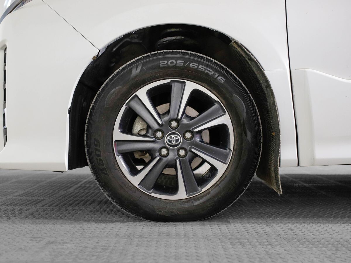 Toyota Noah 2020 - фото автомобиля