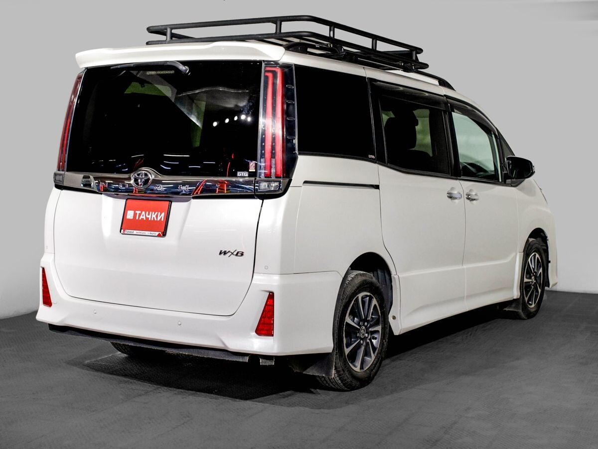Toyota Noah 2020 - фото автомобиля