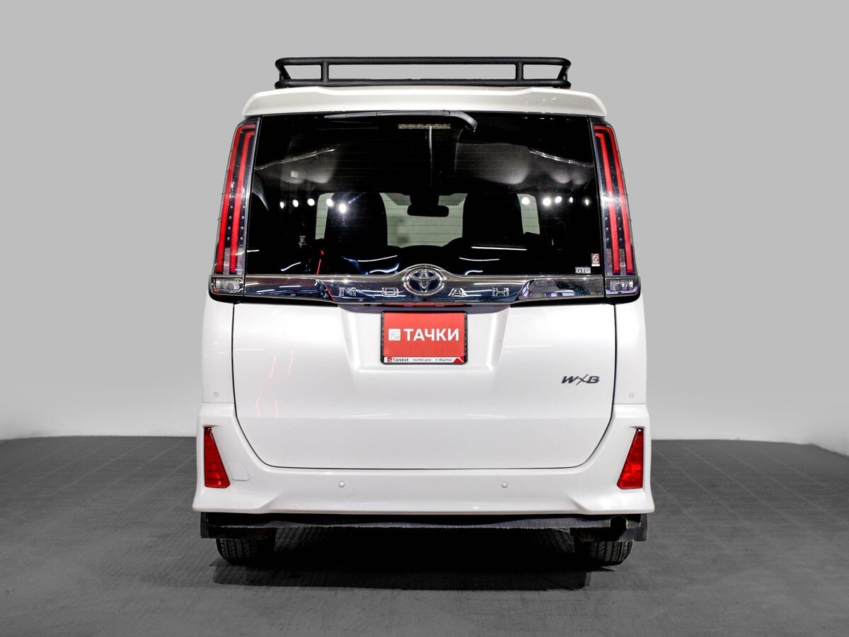 Toyota Noah 2020 - фото автомобиля
