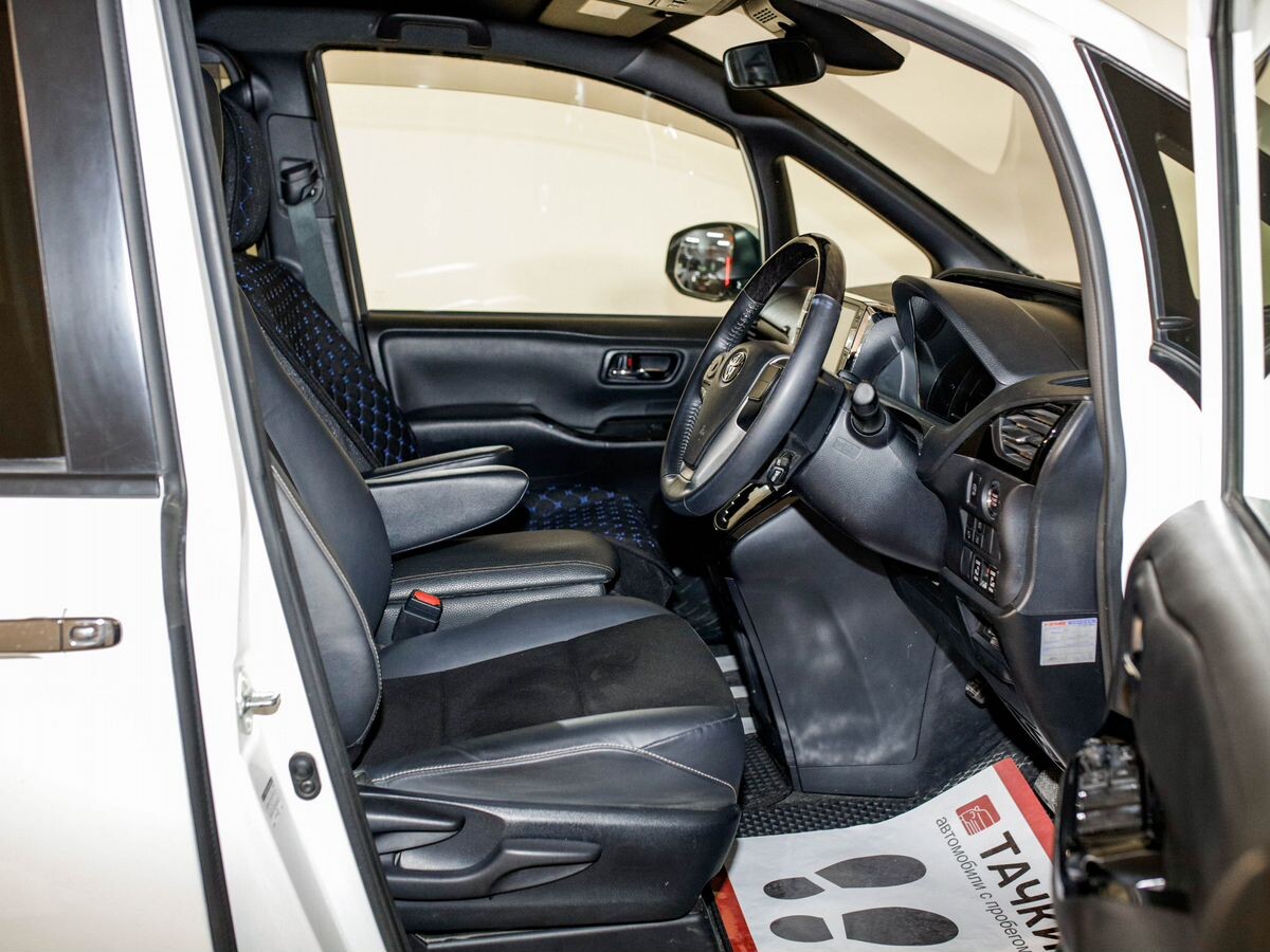 Toyota Noah 2020 - фото автомобиля