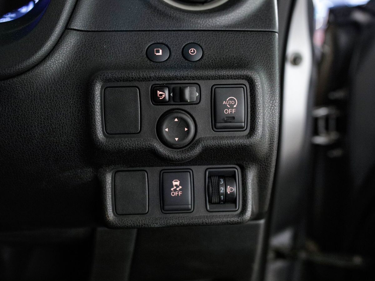Nissan Note 2012 - фото автомобиля