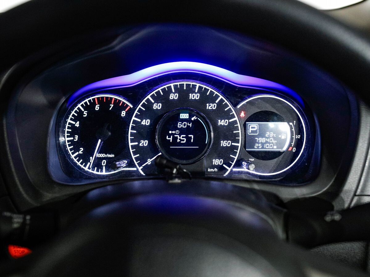 Nissan Note 2012 - фото автомобиля