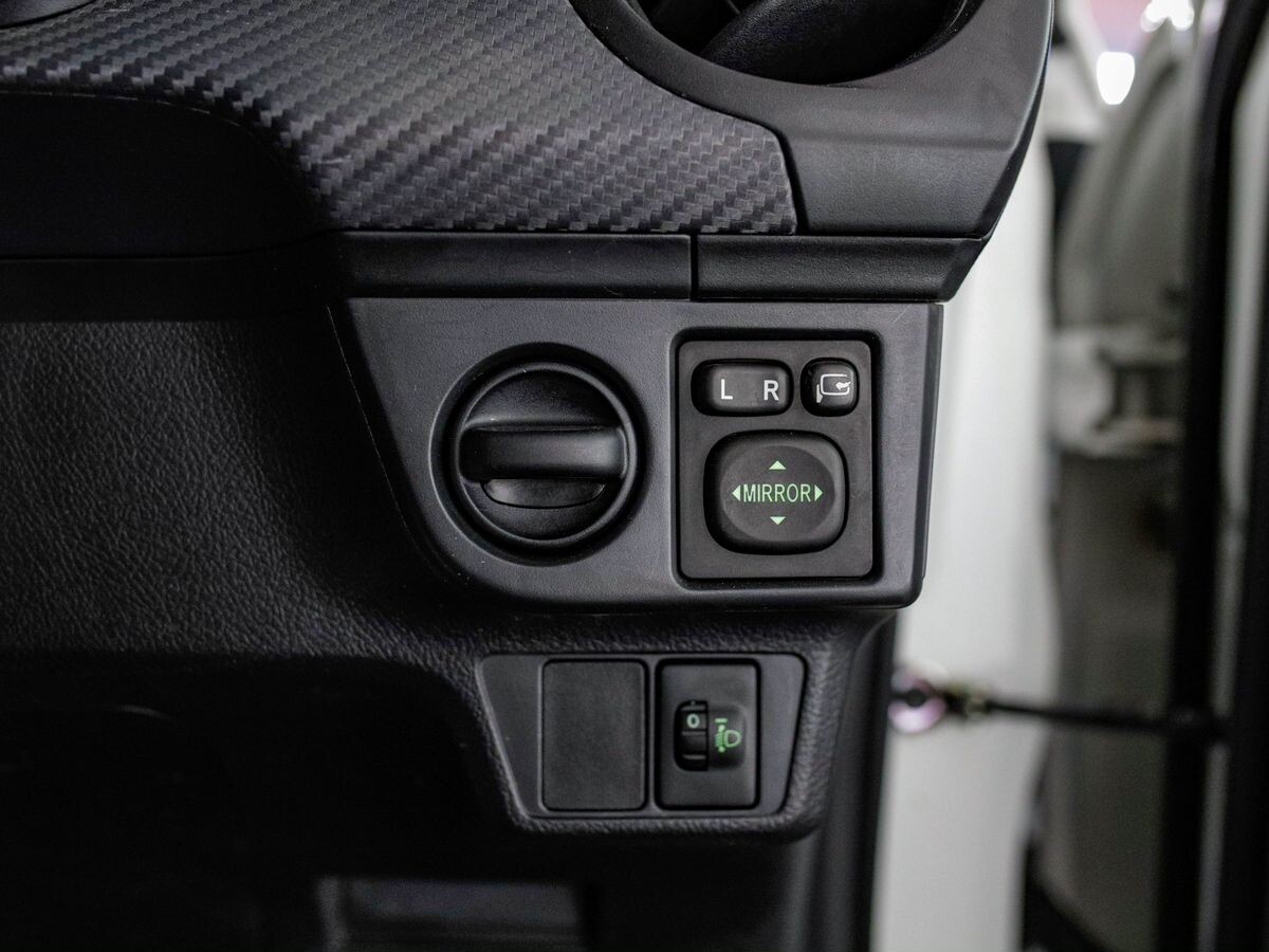 Toyota Corolla Fielder 2014 - фото автомобиля