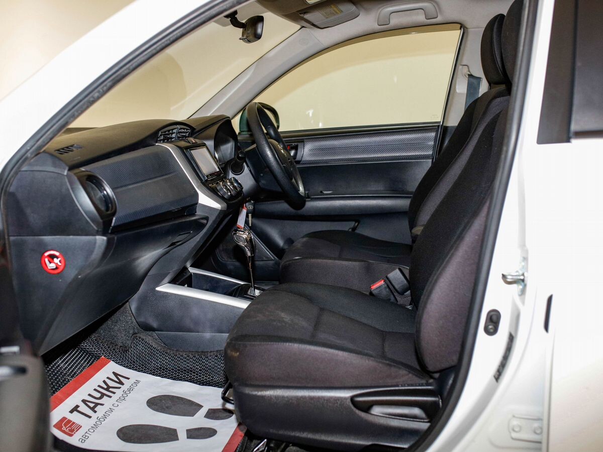 Toyota Corolla Fielder 2014 - фото автомобиля