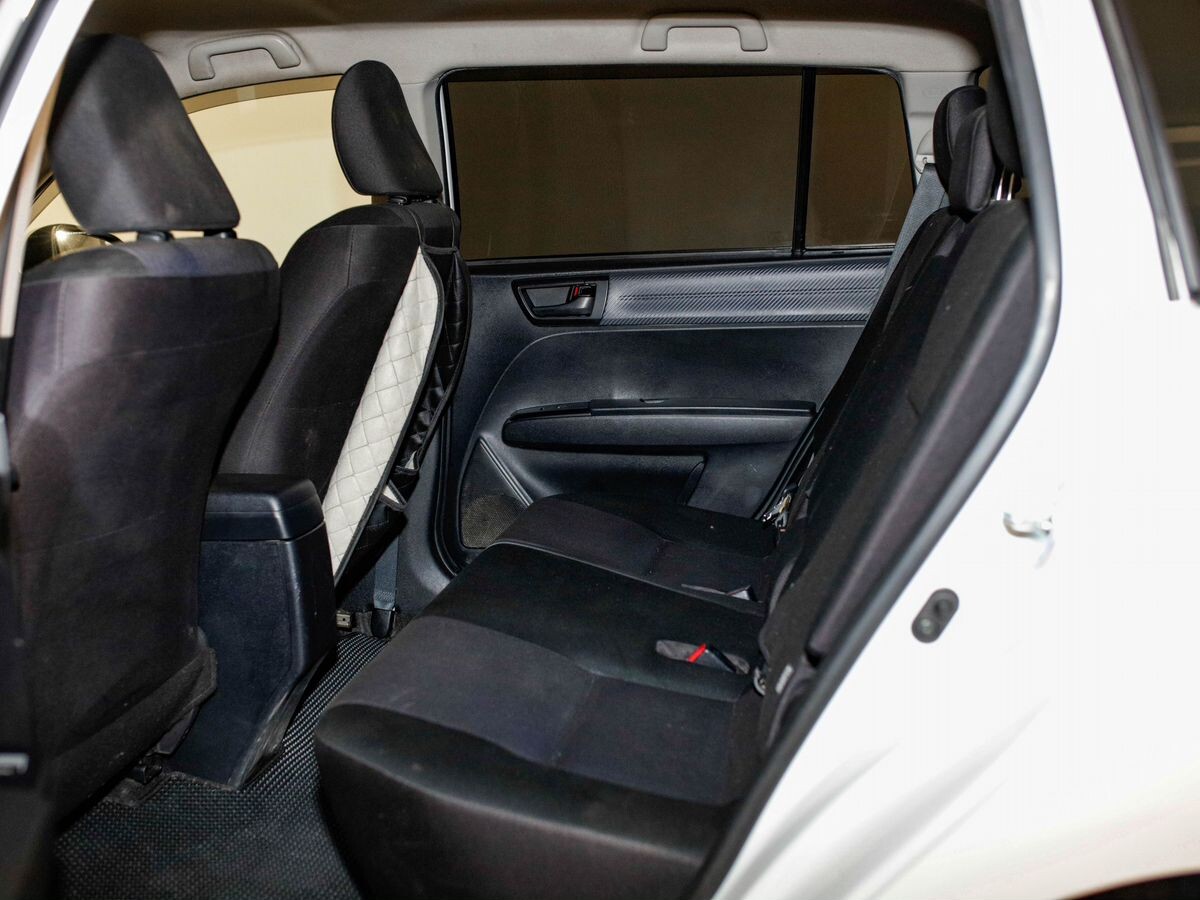 Toyota Corolla Fielder 2014 - фото автомобиля