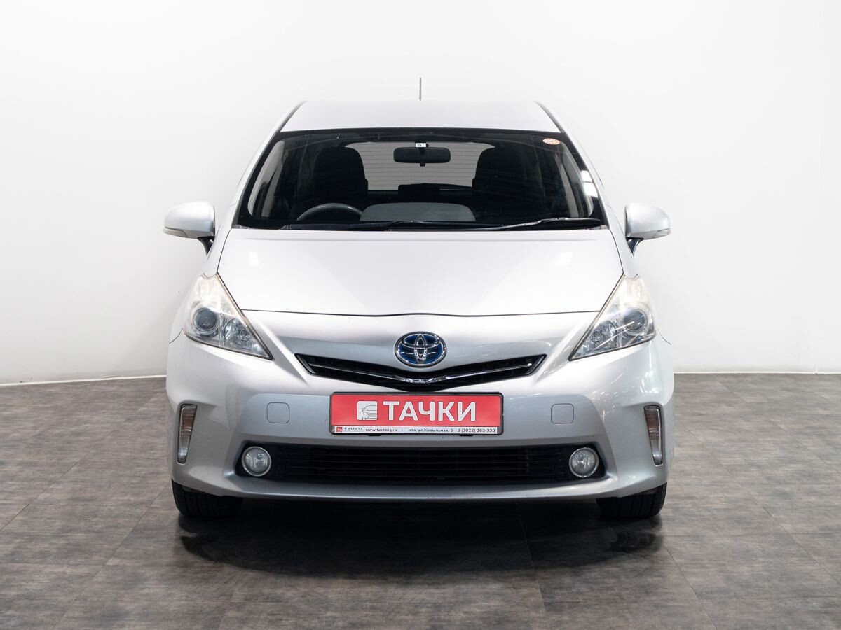 Toyota Prius Alpha 2013 - фото автомобиля