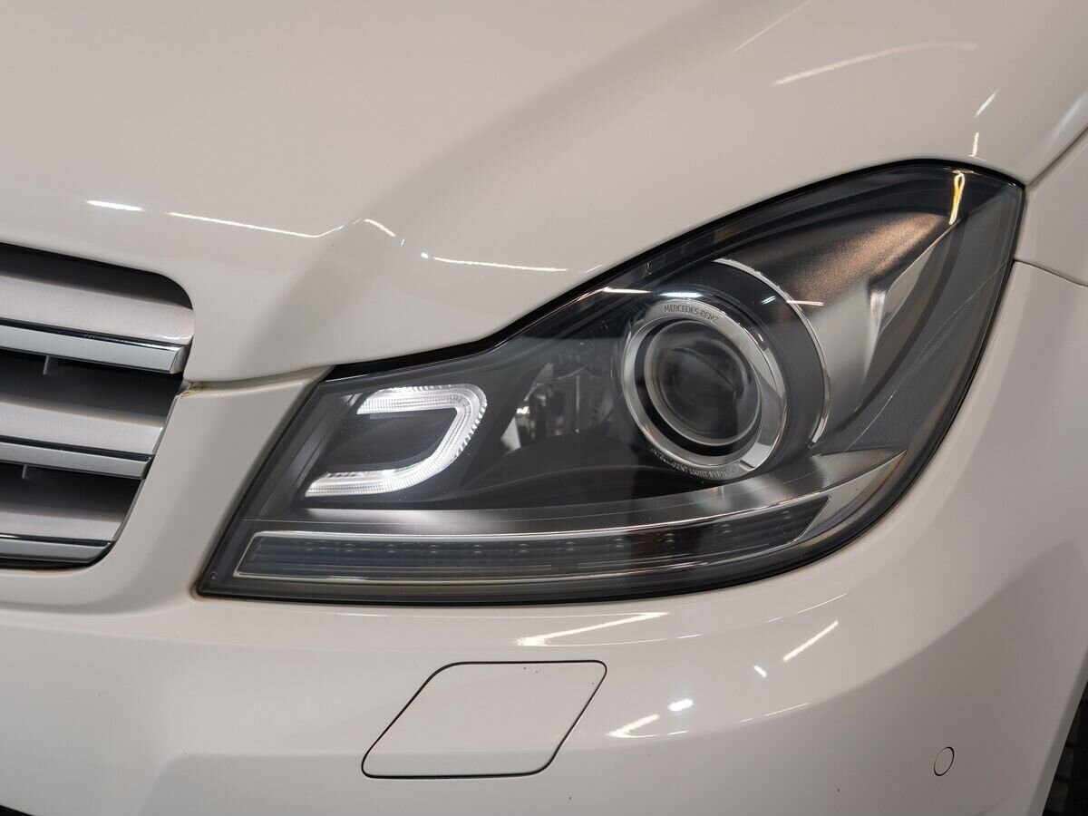 Mercedes-Benz C-Class 2012 - фото автомобиля