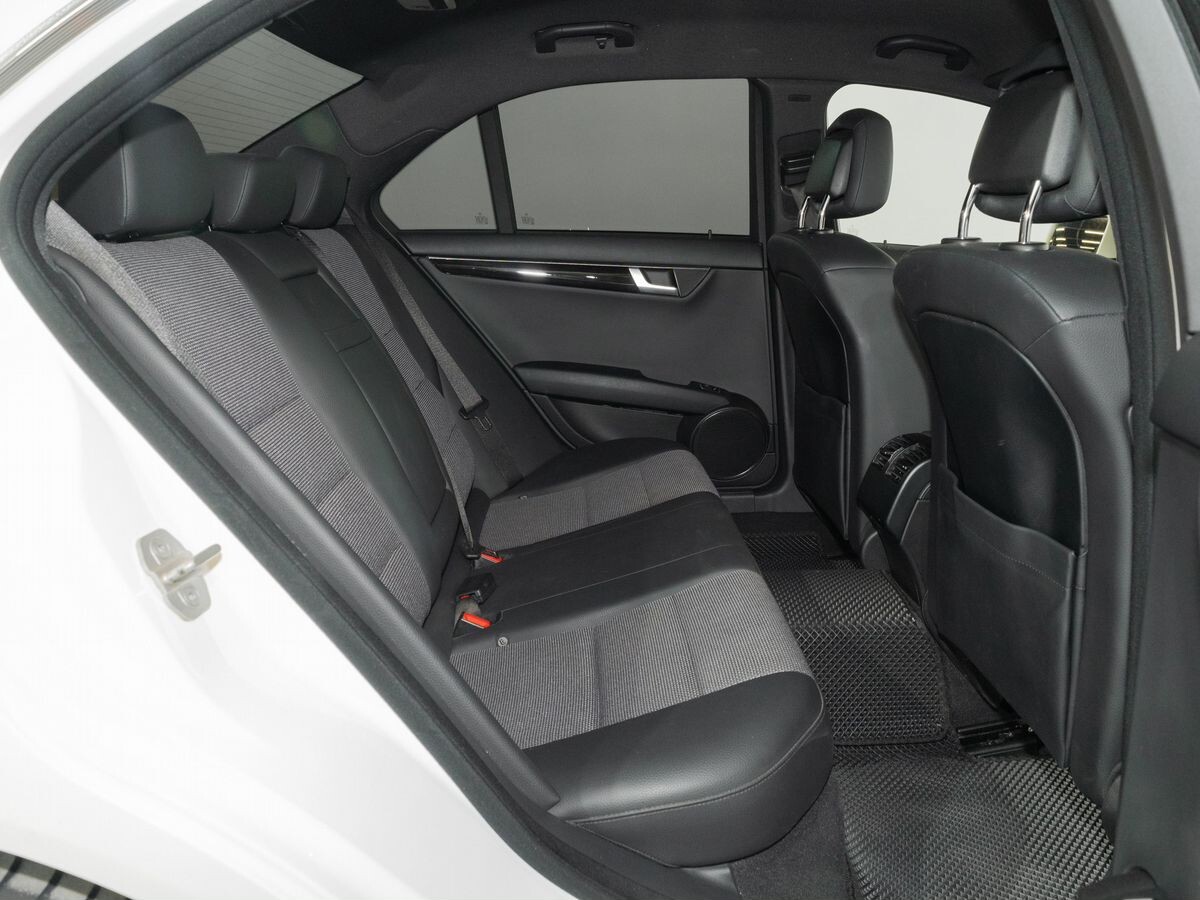 Mercedes-Benz C-Class 2012 - фото автомобиля