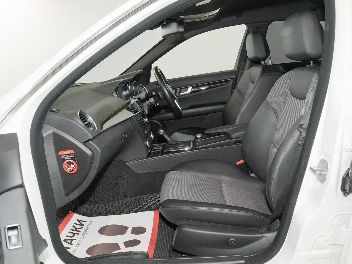 Mercedes-Benz C-Class 2012 - фото автомобиля