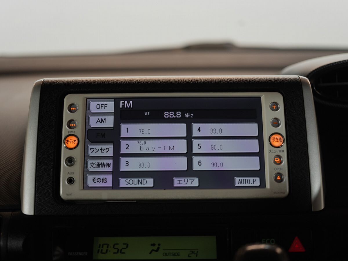 Toyota Wish 2012 - фото автомобиля