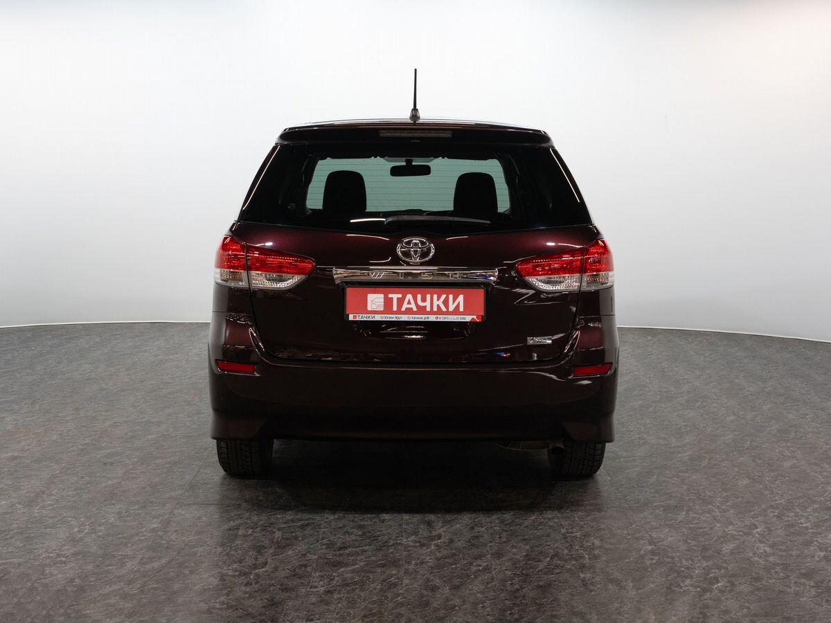 Toyota Wish 2012 - фото автомобиля