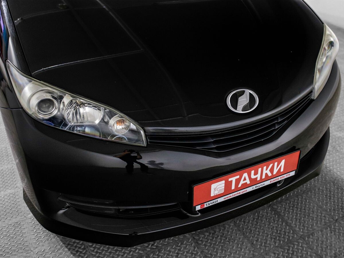 Toyota Wish 2011 - фото автомобиля