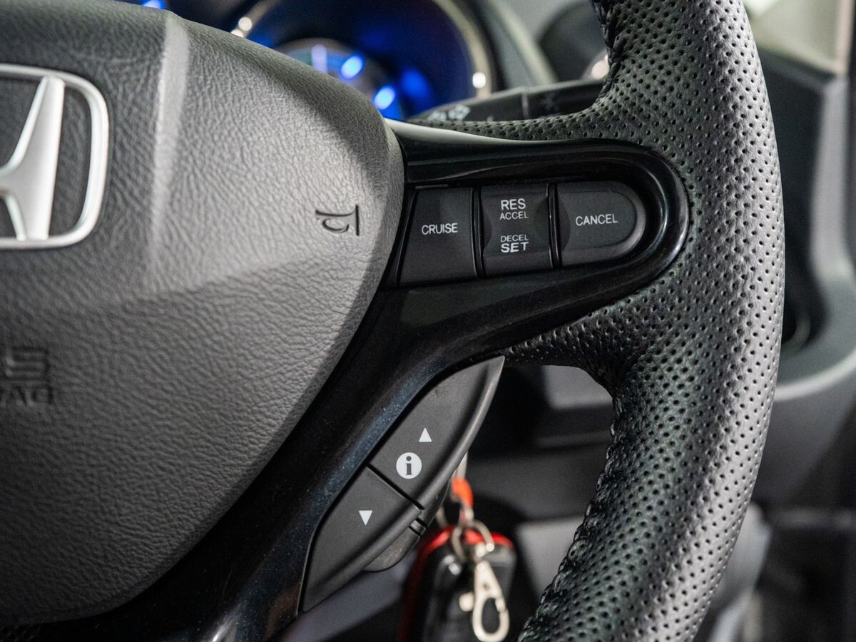Honda Fit Shuttle 2011 - фото автомобиля