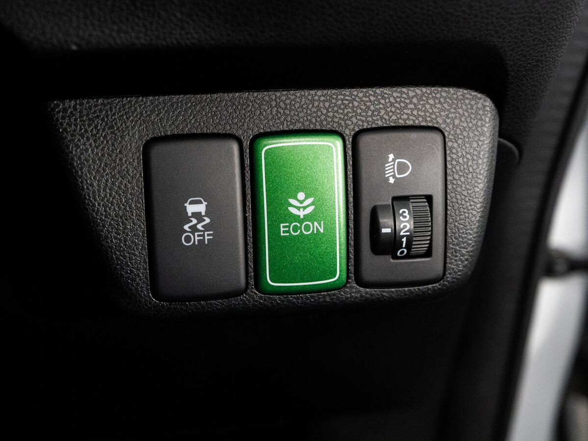 Honda Fit Shuttle 2011 - фото автомобиля