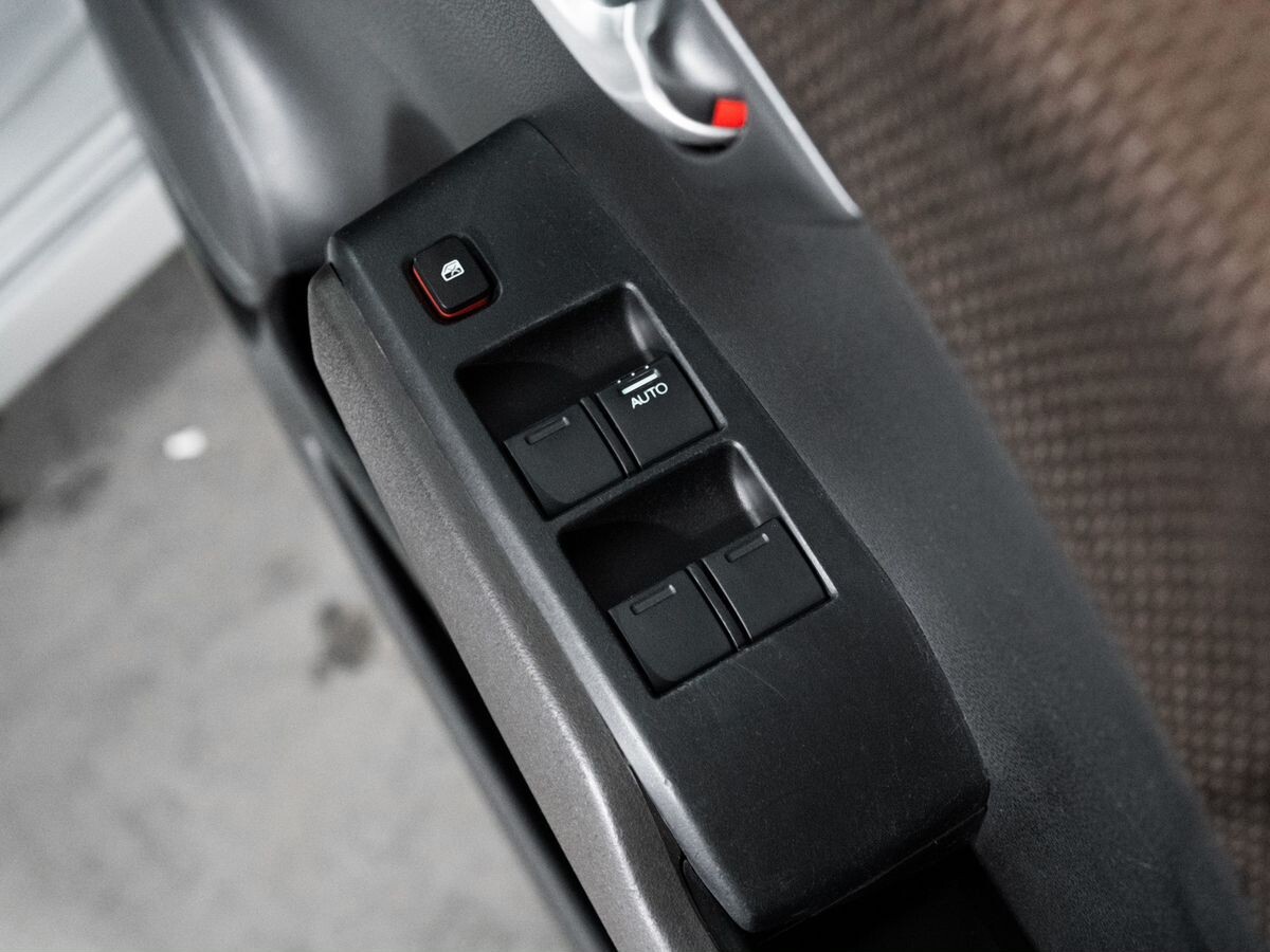 Honda Fit Shuttle 2011 - фото автомобиля