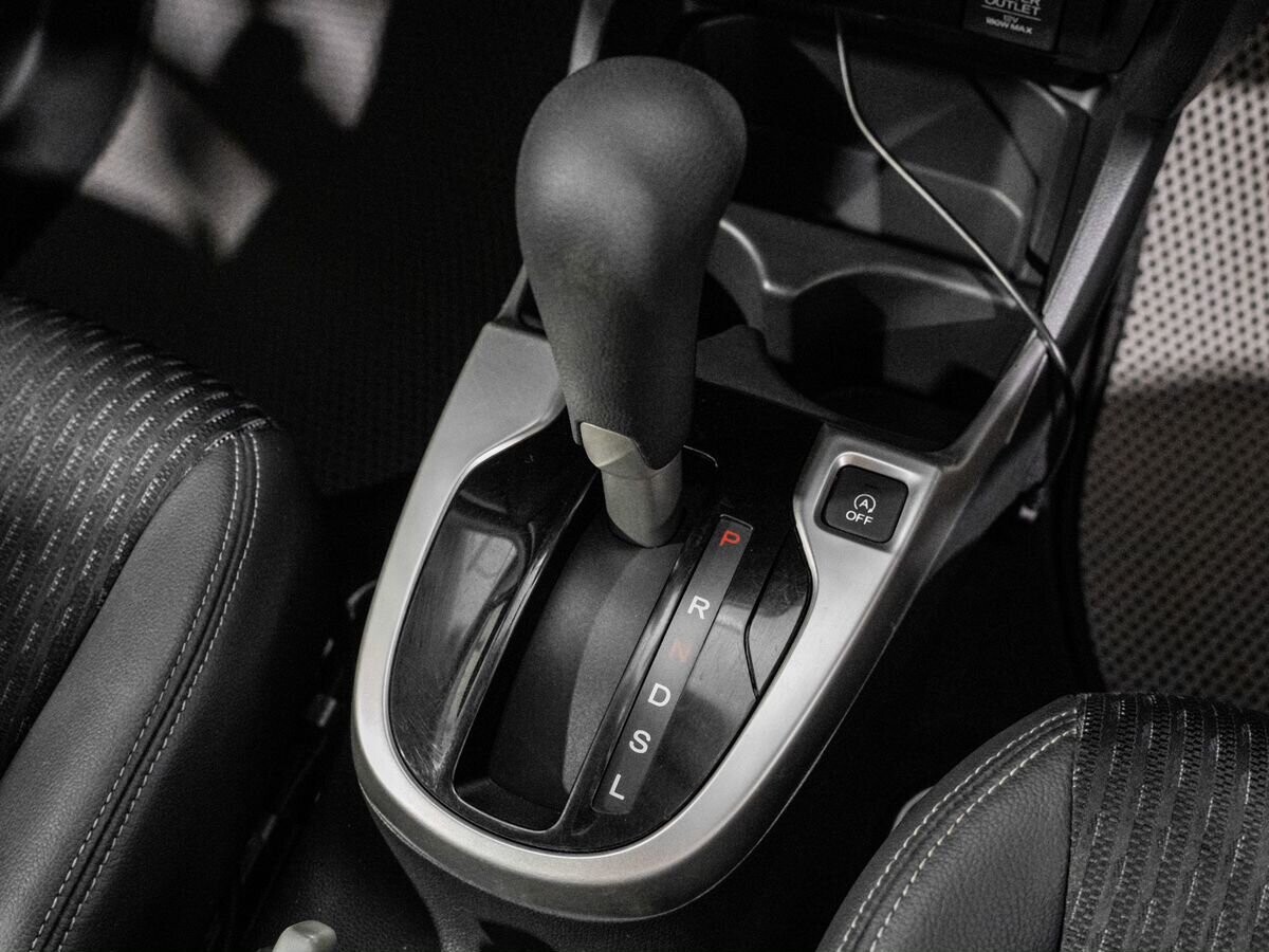 Honda Fit 2015 - фото автомобиля