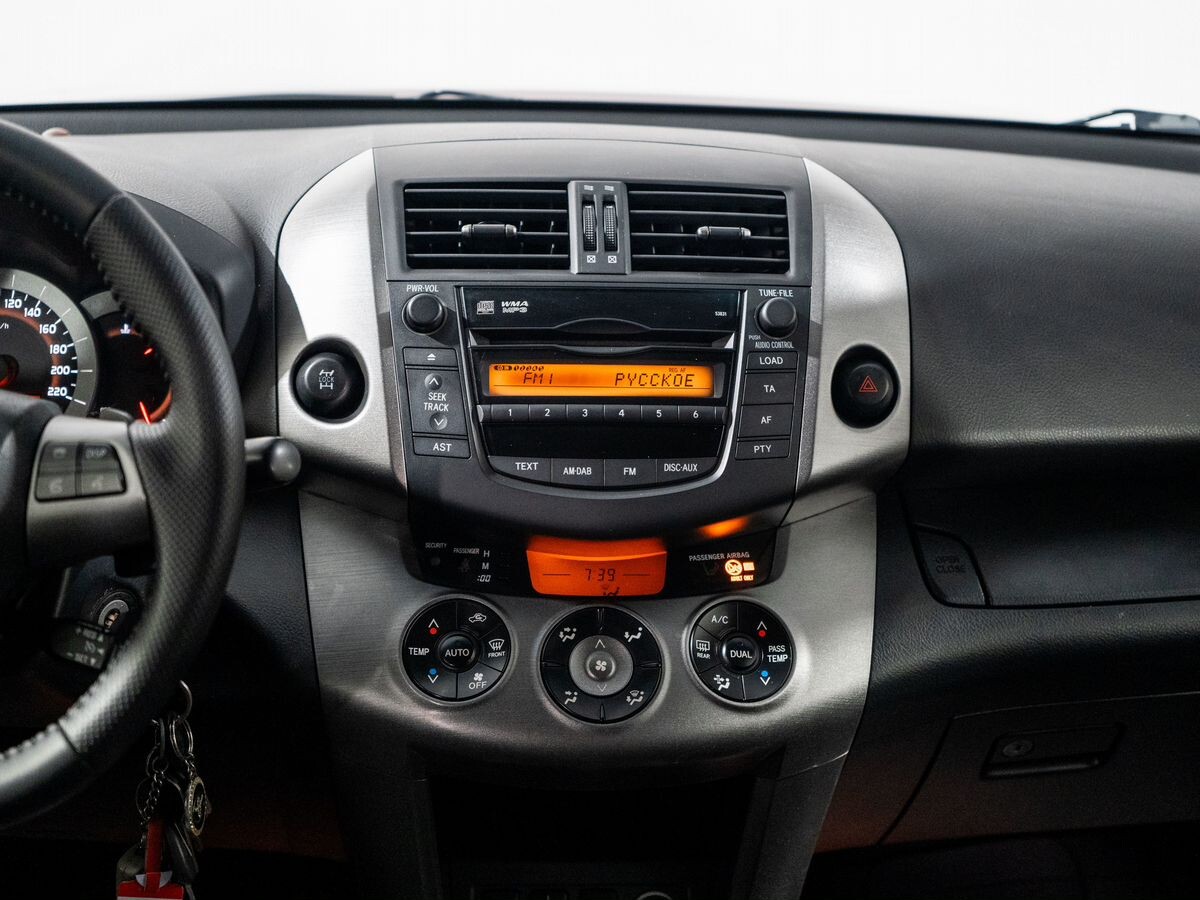 Toyota RAV4 2010 - фото автомобиля