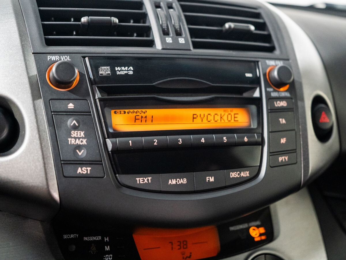 Toyota RAV4 2010 - фото автомобиля